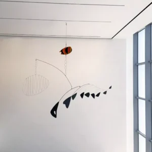 Lobster Trap and Fish Tail, 1939, Museum of Modern Art, New York. © 2018 Calder Foundation, New York Artists Rights Society (ARS), New York]